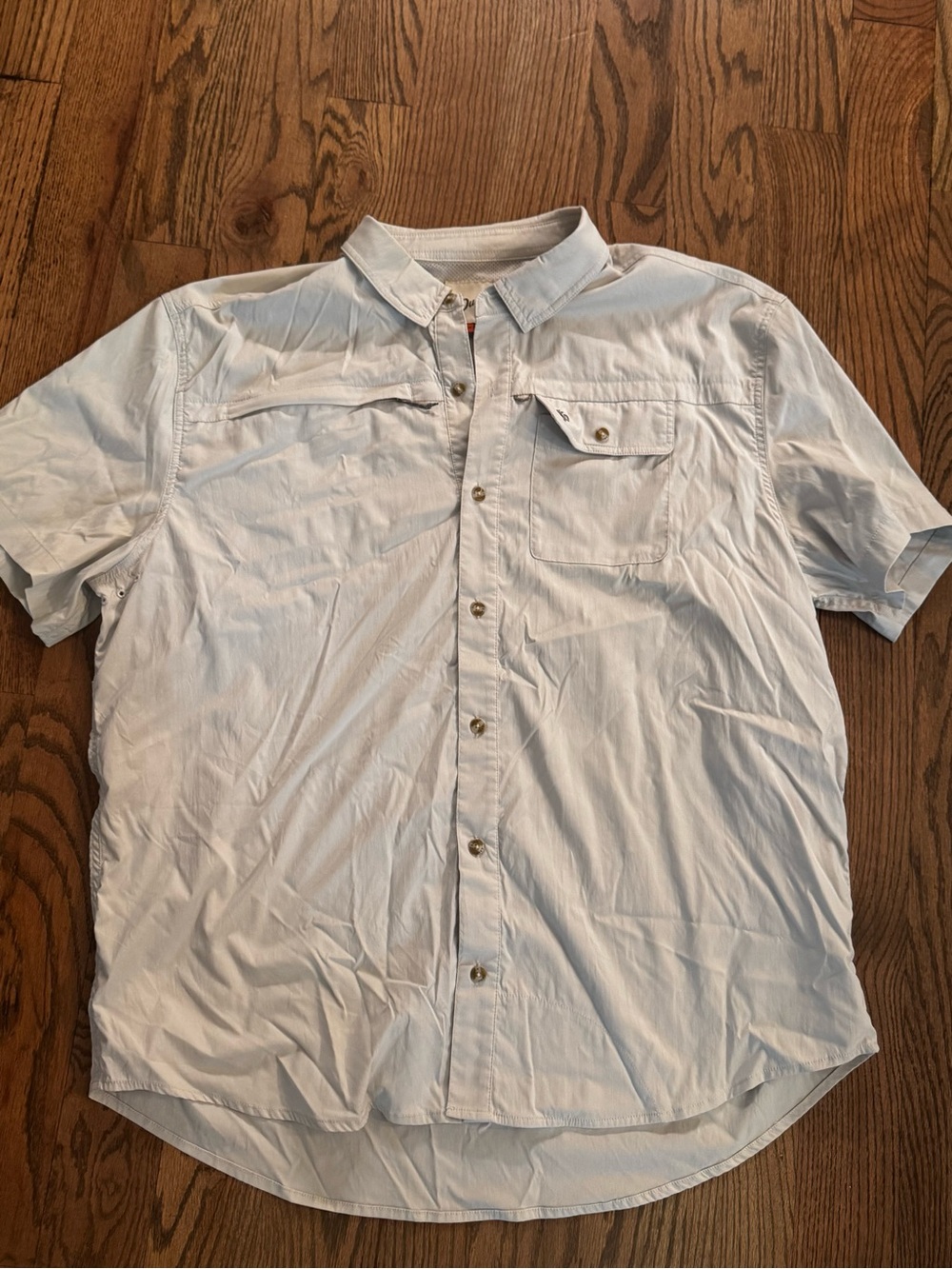 Men's Light Blue Short-Sleeve Button-Down Shirt with Chest Pockets